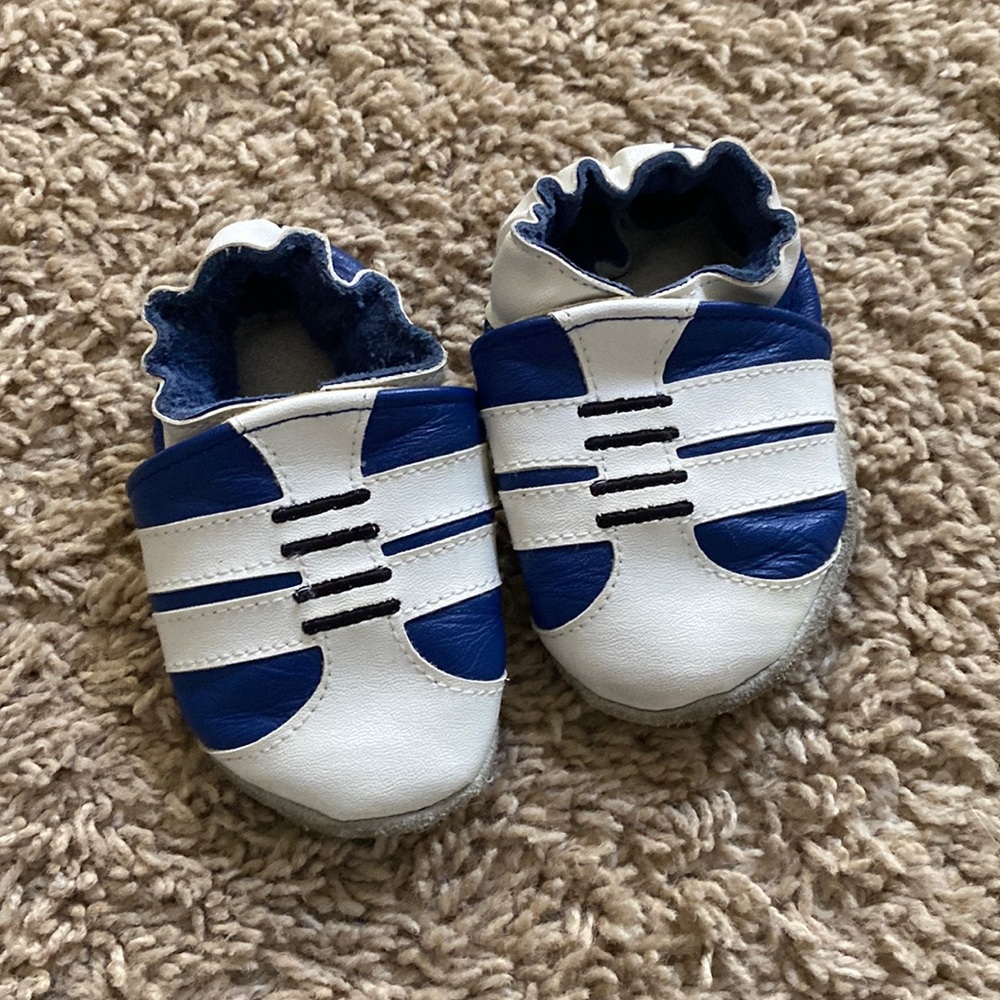 Robeez Cute leather baby shoes